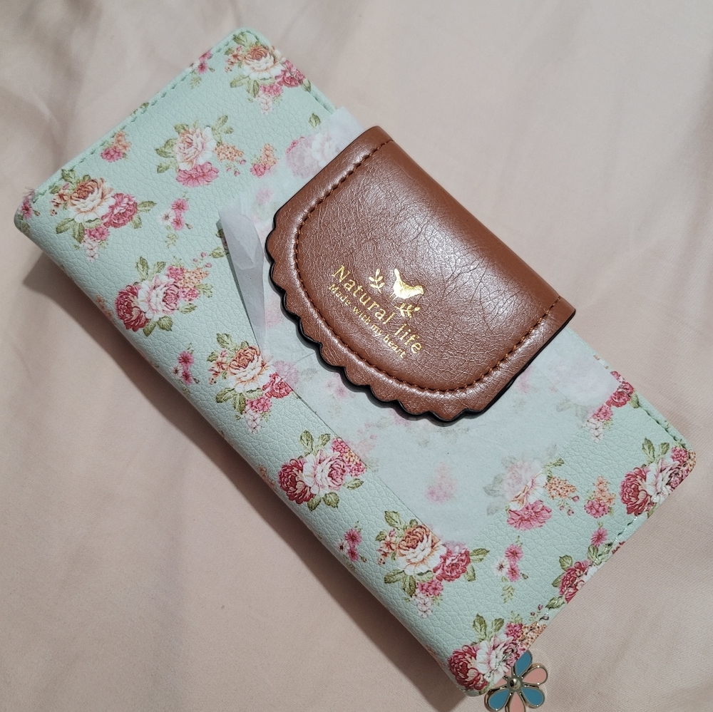 Light green mint flower wallet